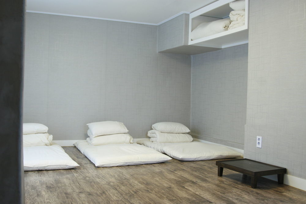 Crib 49 - Foreigner Only บ้านพัก